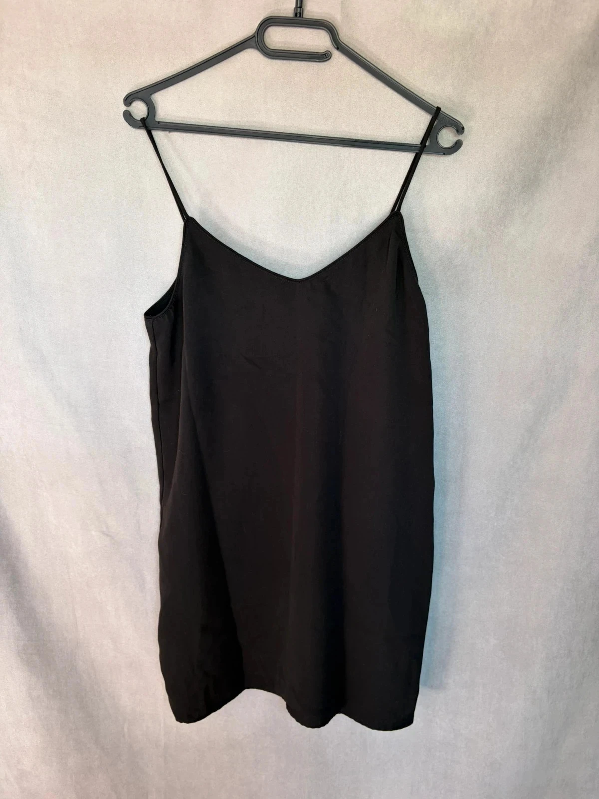 Robe noire Mango